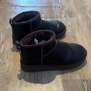 UGG Women’s Classic Ultra Mini Leather Regen Boots